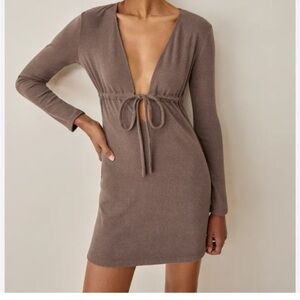 Reformation Karah Dress XS keyhole and bow detail, brown knit material